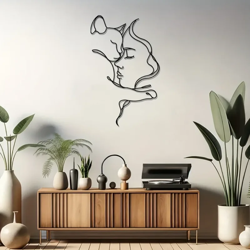 Sleek Black Cat and Woman Meta - Interior Design Women recension och pris
