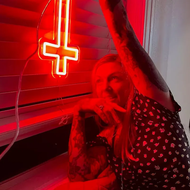 Cross Neon Light Custom Neon S - Engineering And Interior Design recension och pris